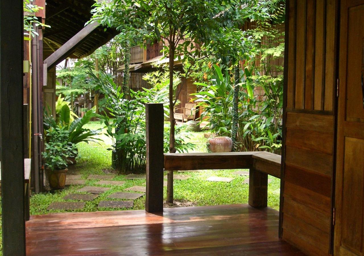 Tanita House Bed & Breakfast Chiang Mai Bagian luar foto